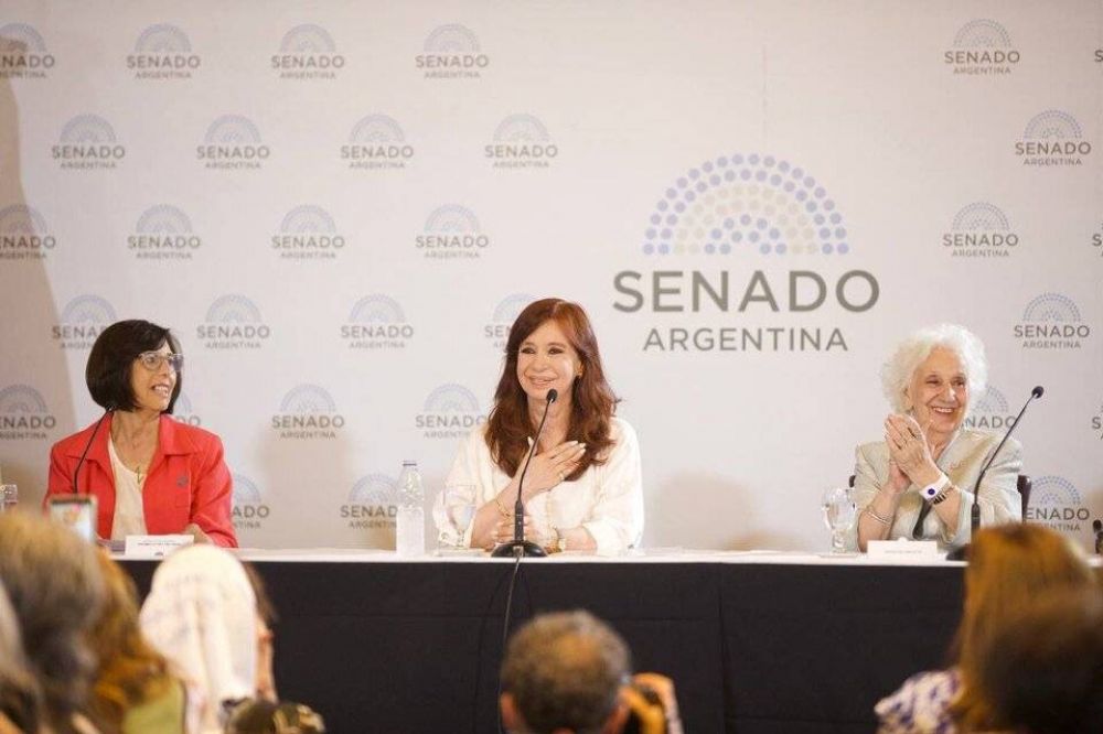 Los mensajes que dej CFK en el homenaje a las Abuelas de Plaza de Mayo