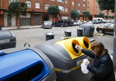 La 'crisis del reciclaje' en Asturias obliga a precintar los contenedores soterrados