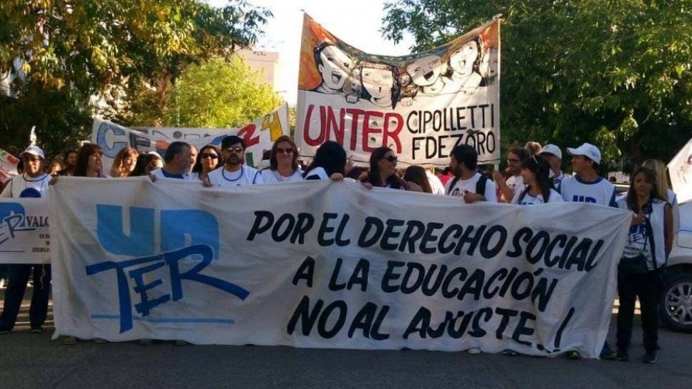 El gobierno de Rio Negro se juega a destrabar el conflicto y ofreci a los docentes aumentos acumulativos que llegaran al 88% anual