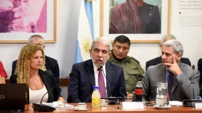 An�bal Fern�ndez les pidi� a los �encumbrados� bonaerenses del oficialismo que dejen de �fastidiar� a Alberto Fern�ndez