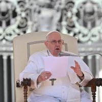 El papa Francisco agradeció la carta que le llegó de la Argentina por los 10 años de su pontificado y resaltó el gesto de unión