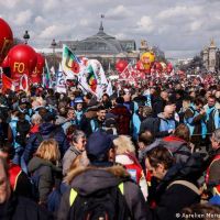 Huelgas en Francia: Pars se hunde en la basura