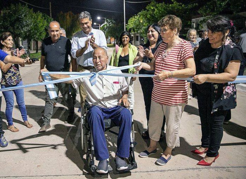 Capitanich inauguró nuevas cuadras de pavimento urbano en la localidad de Las Breñas