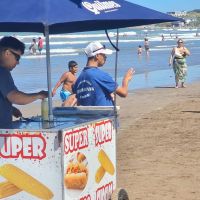 Destacan la regularización del servicio de la venta ambulante en las playas de Mogotes