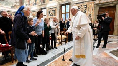 El Papa: Ustedes aportan alegr�a y compa��a en un mundo de grisura