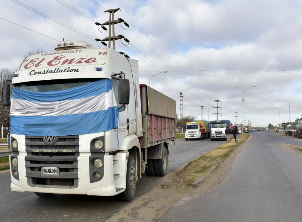 Pablo Moyano apoy a Daniel Scioli por la iniciativa de priorizar a camioneros argentinos en las exportaciones a Brasil