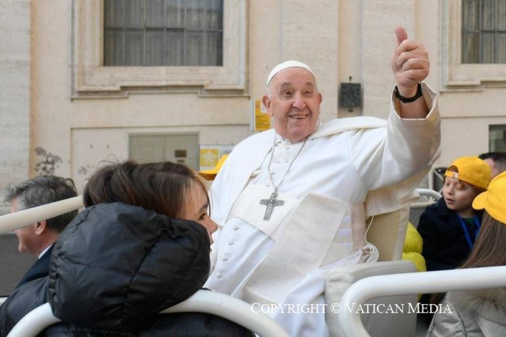 El Papa: Ser coherentes entre lo que se cree y lo que se vive, entre fe y obras