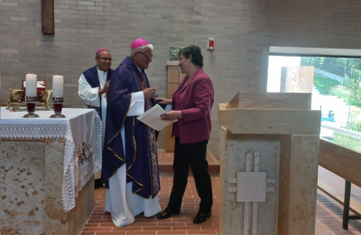 Mons. Cabrejos agradece los 30 años de servicio de Nancy Sanabria en el Celam