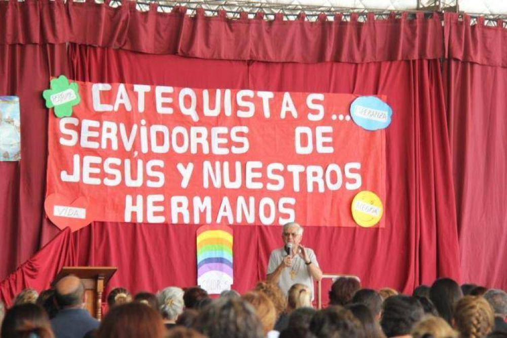 Encuentro y envo de catequistas en la dicesis de Merlo-Moreno