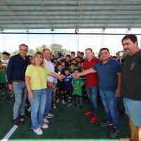 Fernando Gray inauguró los techos parabólicos de los clubes Las Colinas y Estrella del Sur
