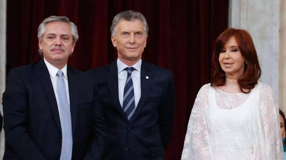 CFK ante la bajada de Macri: la analoga con Menem 2003 y un misl para Alberto
