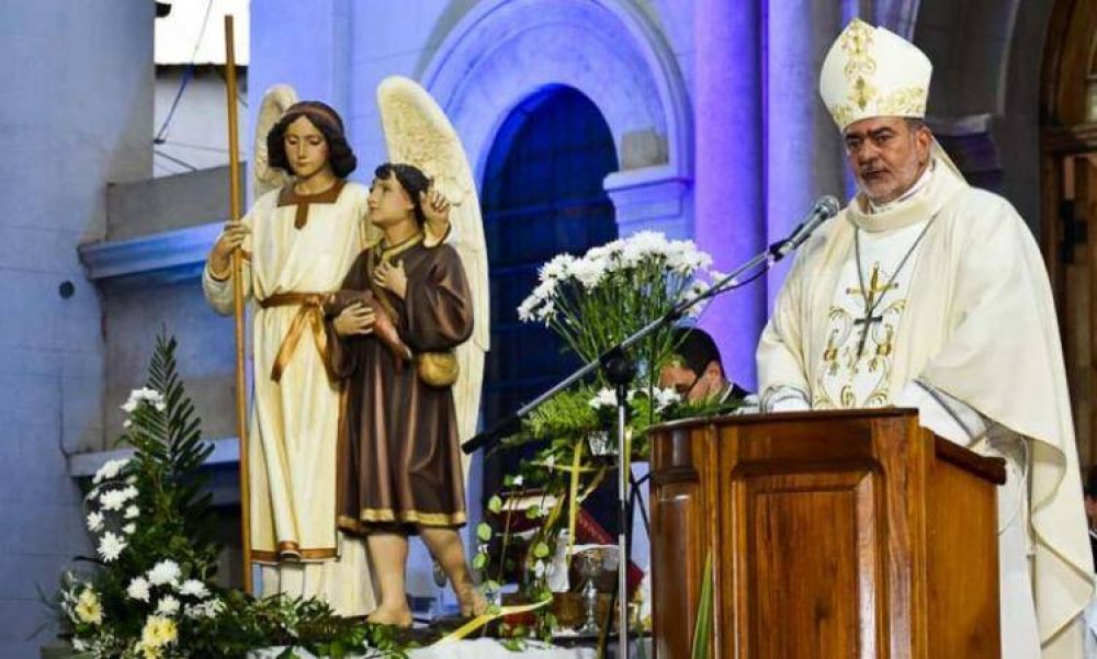 Mons. Domínguez asumió en San Rafael: 'Quiero compartir con ustedes lo más valioso: a Jesucristo'