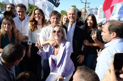Un acto de (casi) Todos en La Plata con tono de campaa