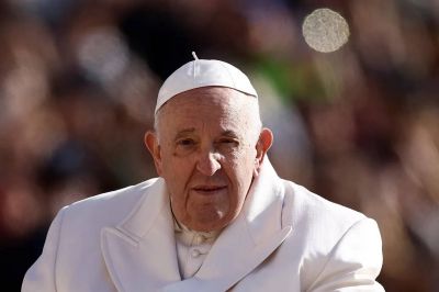 La salud del papa Francisco: le baj� la fiebre y se despert� de muy buen humor