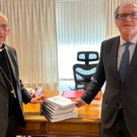 Obispos españoles entregan al Defensor del Pueblo 6 tomos de información sobre abusos