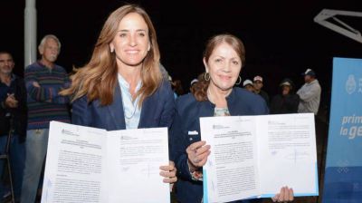 Blanca Cantero y Victoria Tolosa Paz inauguraron alumbrado público led en el barrio Las Lomas