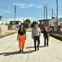 Correa y Nardini recorrieron la calle Lavallol, donde se realiza un nuevo pavimento