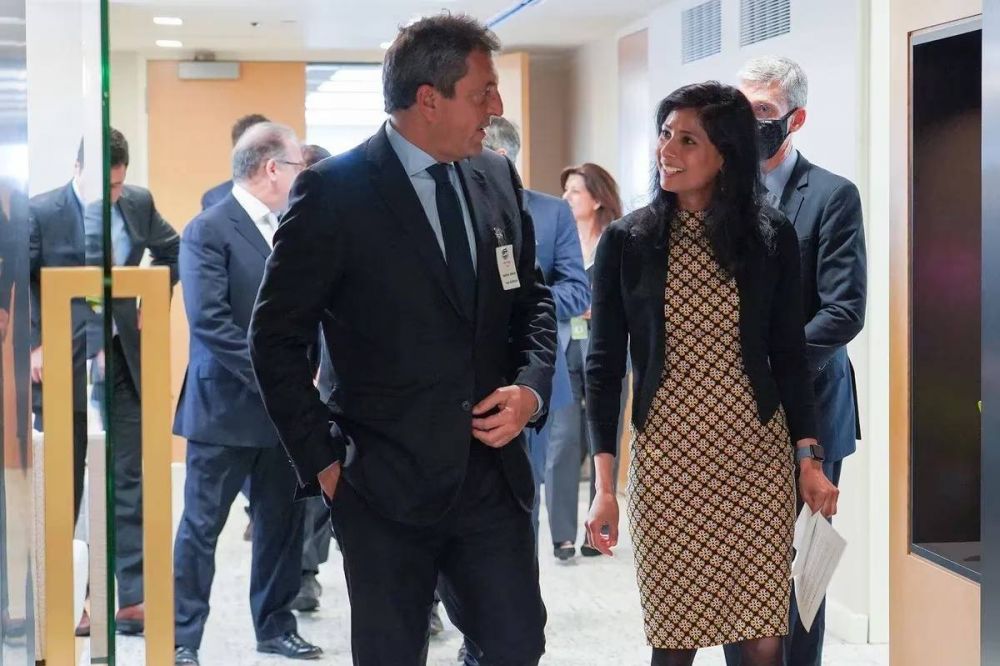 Duro informe del Fondo: dijo que el Gobierno sum� incertidumbre y ahora es �menos confiable�
