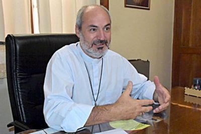 El obispo de La Rioja se ofreció para mediar en el conflicto gremial 