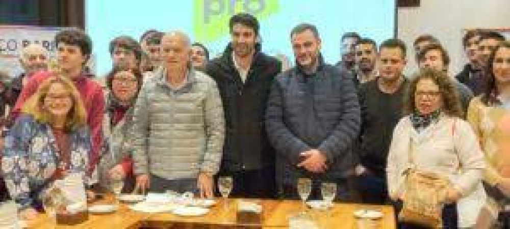 En apertura de nuevo local PRO: espaldarazo de Nstor Grindetti a Nicols Bari en su candidatura a intendente en Lomas