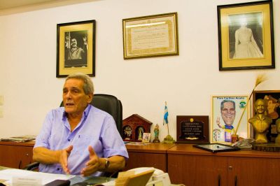 Acuña respaldó una candidatura presidencial de Sergio Massa y aseguró que el problema del país son los formadores de precios que «hacen política»