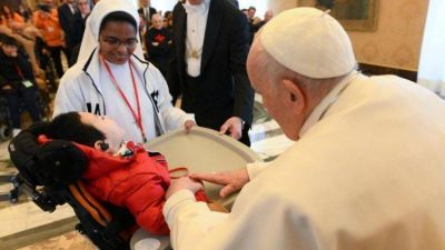 El Papa a la sanidad religiosa: apoyar al enfermo de manera �integral� y �pastoral�