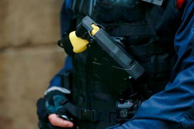 El Gobierno de la Ciudad celebró que a partir de junio la Policía podrá usar las pistolas táser