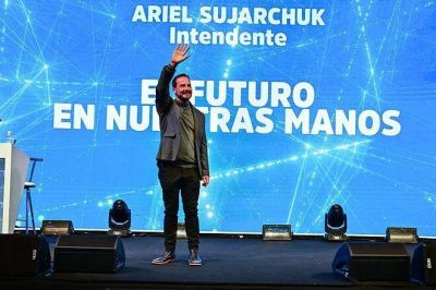 Ariel Sujarchuk inauguró TechFest: “Este evento representa la visión clara de futuro que tenemos para Escobar”