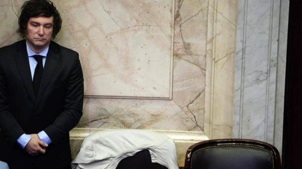 Pacto de no agresin y guios para el da despus, la pax armada de Bullrich y Milei