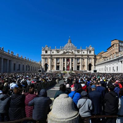 La Iglesia cat�lica beatifica a cinco religiosos ejecutados durante la Comuna de Par�s