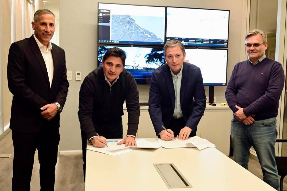 Fernando Gray y Martn Marinucci firmaron un convenio para mejorar la seguridad en las estaciones de tren y sus alrededores