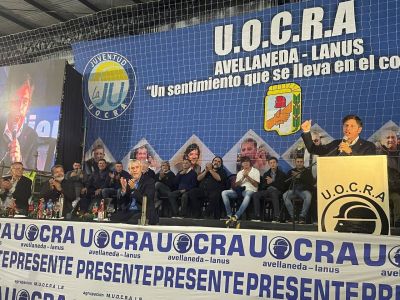Kicillof destacó el modelo sindical argentino en un acto de la UOCRA