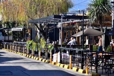 Comerciantes tendr�n 180 d�as m�s para adecuar sus decks a la ordenanza