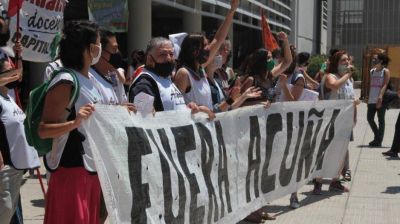 Gremios docentes marchan este martes contra el gobierno de Larreta