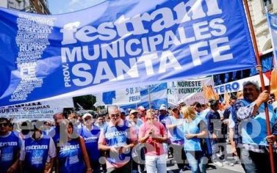 Trabajadores municipales de Santa Fe paran por 48 horas por asignaciones familiares