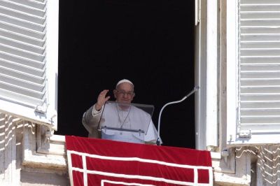 El Papa preside la primera reunin del nuevo Consejo de Cardenales con la participacin del cardenal Omella