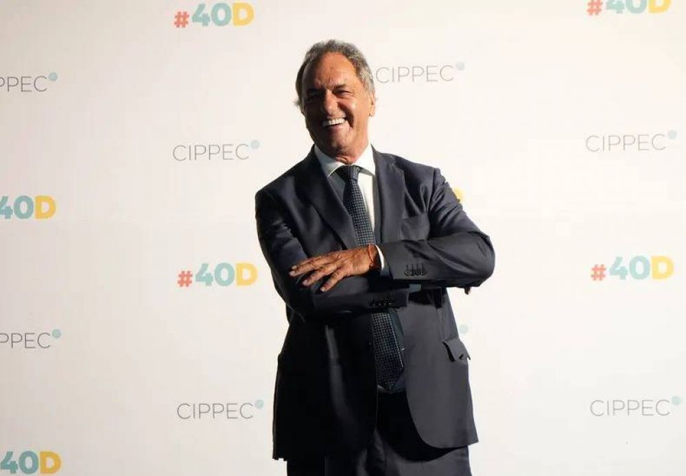 Y Daniel Scioli va: avales, b�nker y foto con Kicillof