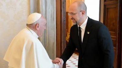 �La paz es una flor fr�gil�, el simb�lico regalo del Papa al primer ministro de Ucrania