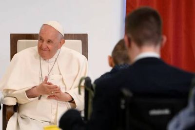 El papa Francisco agradeció a la Iglesia húngara por recibir ucranianos que escapan de la guerra