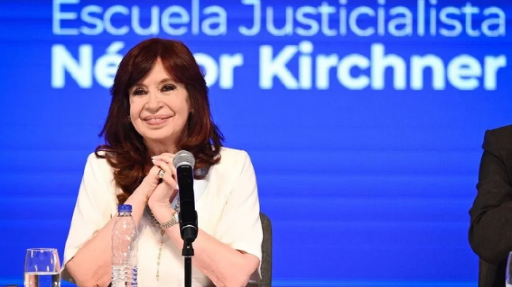 Sin vocacin de candidata, el dedo de Cristina seal el futuro