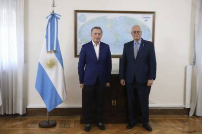 Reunión entre el intendente Fernando Gray y el ministro de Defensa de la Nación, Jorge Taiana