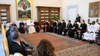 El Papa al Pr�ncipe El Hassan bin Talal: �Poner al centro las convergencias que nos unen�