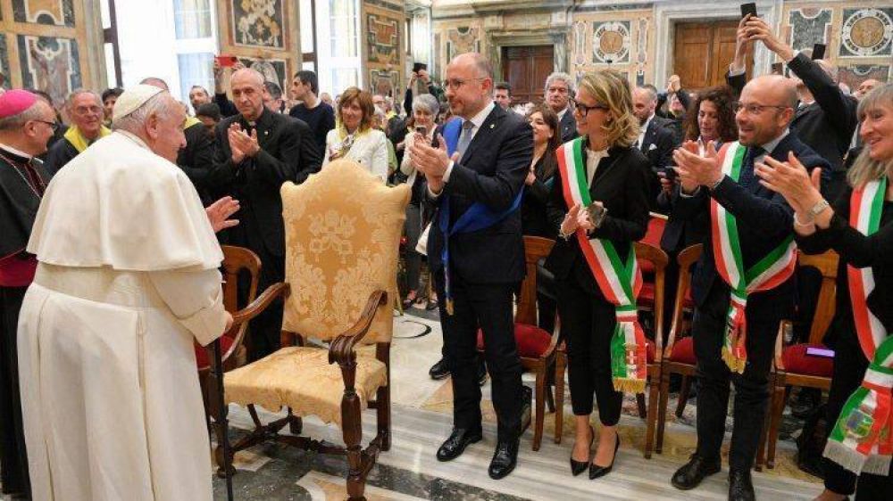 Francisco: La familia, realidad muy cambiada, pero sigue siendo un valor clave