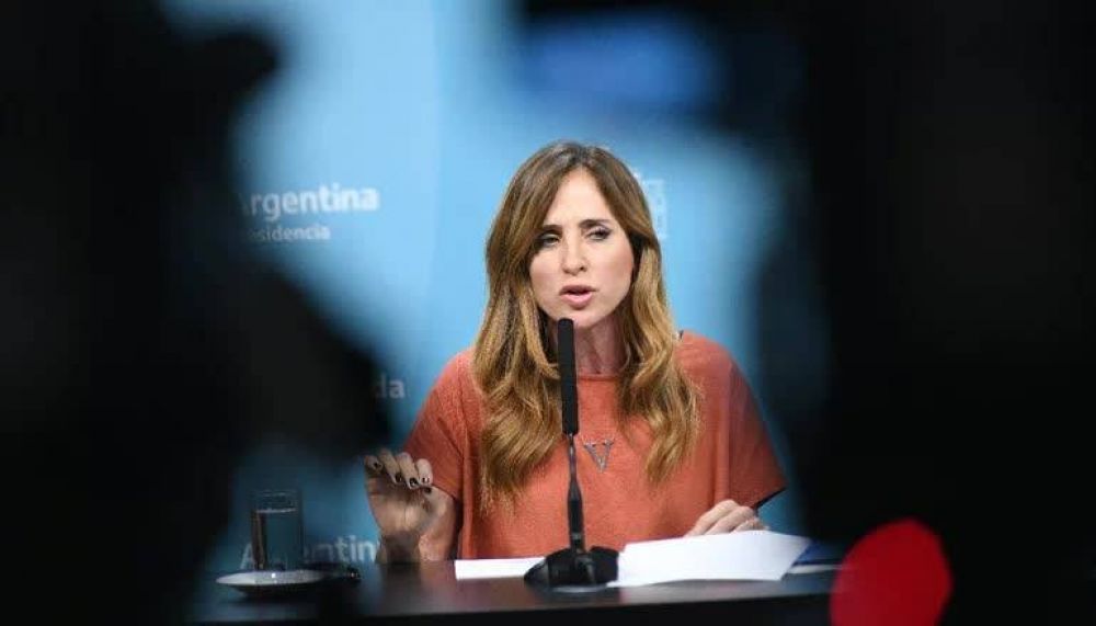 Victoria Tolosa Paz: 