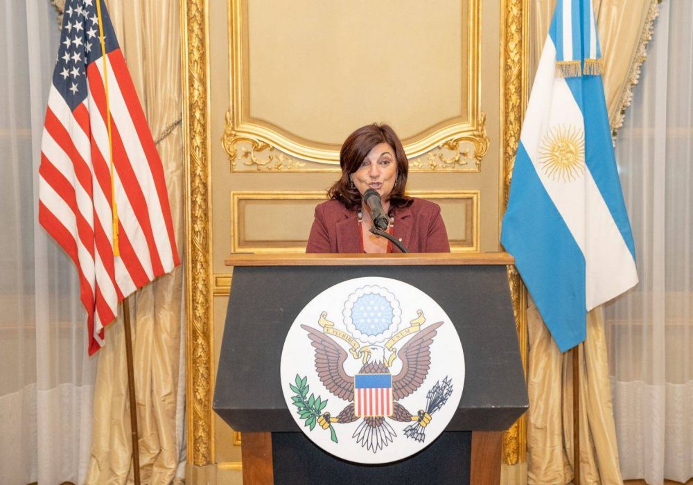 Estados Unidos implementa en Argentina la �Cumbre por la Democracia� para �promover derechos laborales y fortalecer a las organizaciones sindicales�