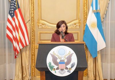 Estados Unidos implementa en Argentina la �Cumbre por la Democracia� para �promover derechos laborales y fortalecer a las organizaciones sindicales�