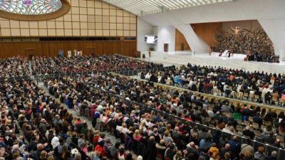 El Papa saluda a Tawadros II en el �D�a de la Amistad Copto-Cat�lica�