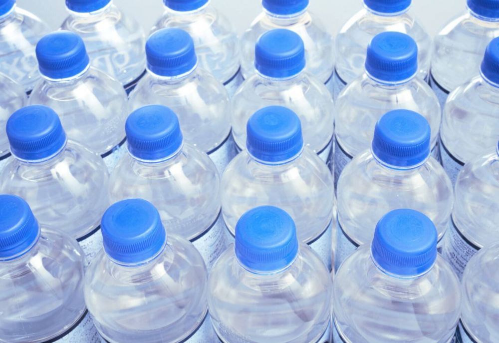 Gobierno garantizar dos litros de agua embotellada por da a integrantes de distintos sectores vulnerables