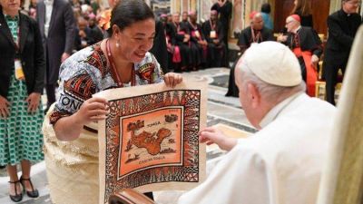 Francisco a C�ritas: Volvamos a la fuente, el amor de Dios