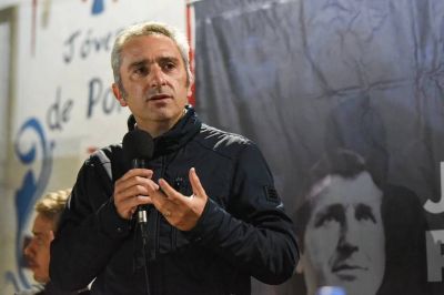 Larroque se diferenci de Wado y se sum a Massa en el reclamo para evitar las PASO